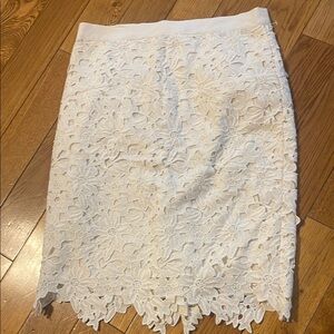 LOFT Cream Floral Lace Pencil Skirt
